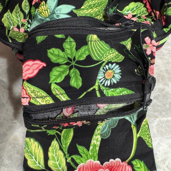 Vera Bradley 2 Pieces Travel Set in the Retired Botanica Print - Picture 7 of 13